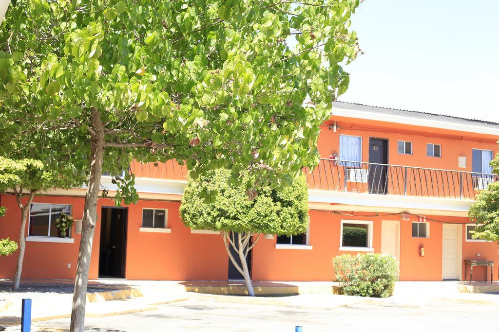מקסיקלי Motel Las Fuentes מראה חיצוני תמונה